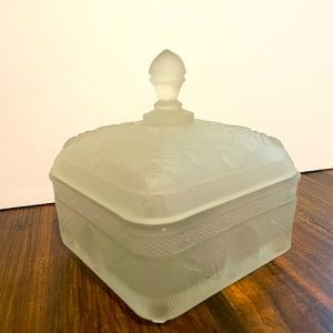 Tiarra Glass Clear Bee Box